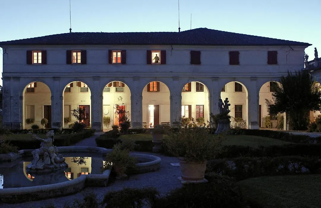 Villa Barchessa Palladio By Interhome-1